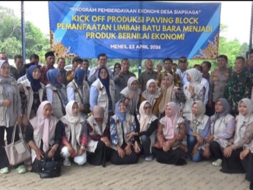 Kepala BNPT Eddy Hartono meresmikan produksi paving block FABA di Pandeglang