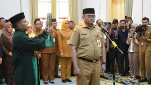 Lantik Sekda Definitif, Wali Kota Robinsar Tekankan ASN Cilegon Harus Bersatu Tanpa Sekat Kelompok